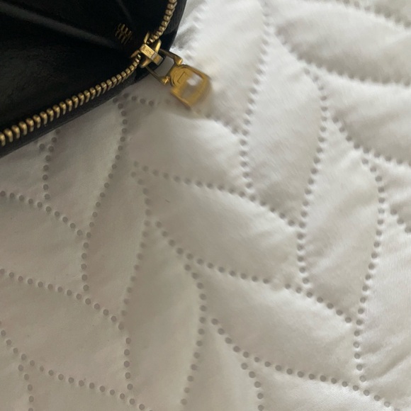 Yves Saint Laurent Black Leather Wallet - Picture 6 of 8